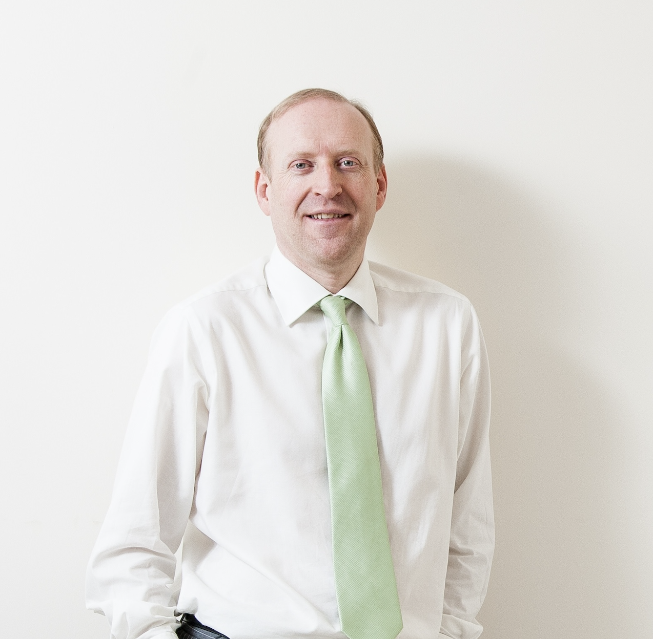 Dr David Perrin